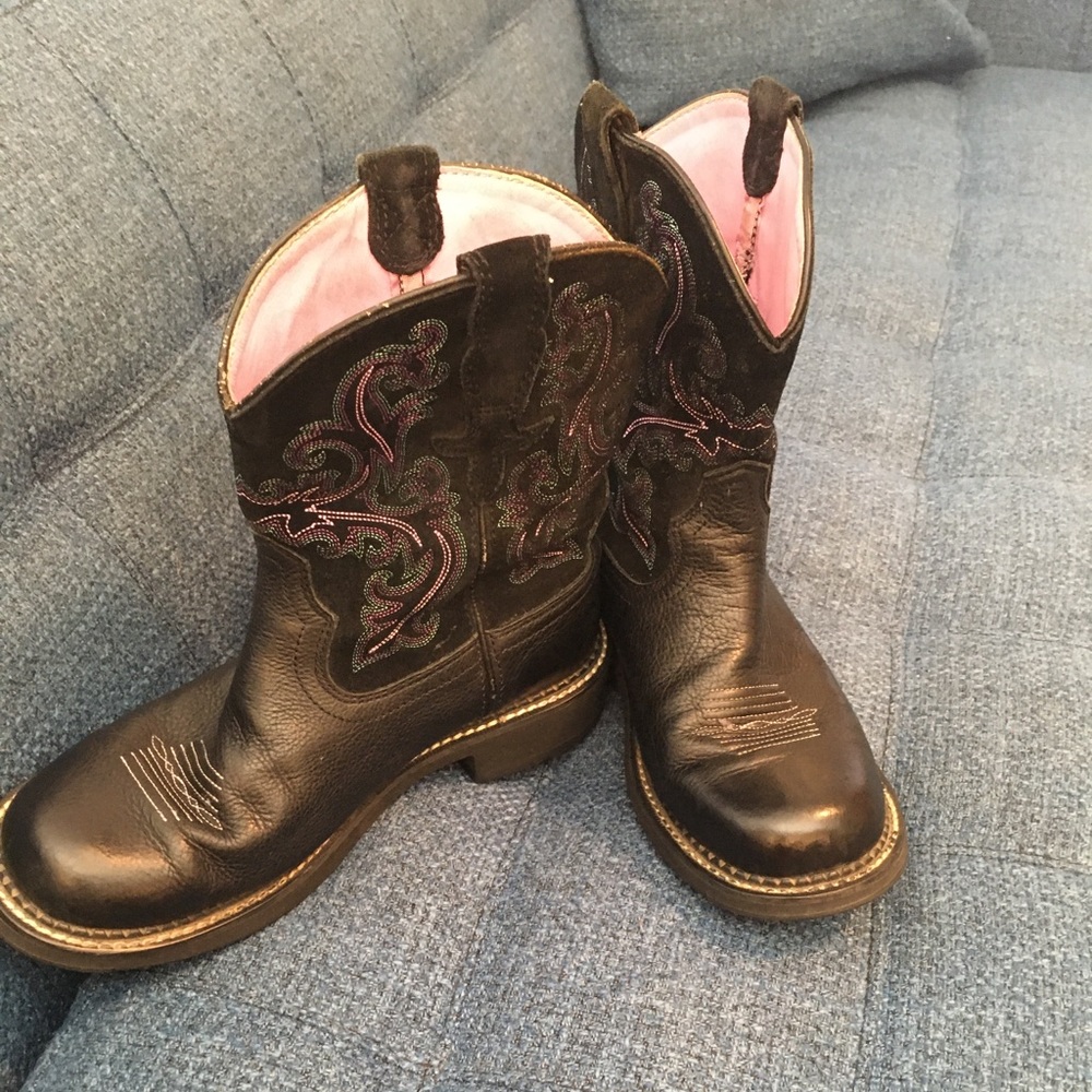 Ariat fat baby boots.